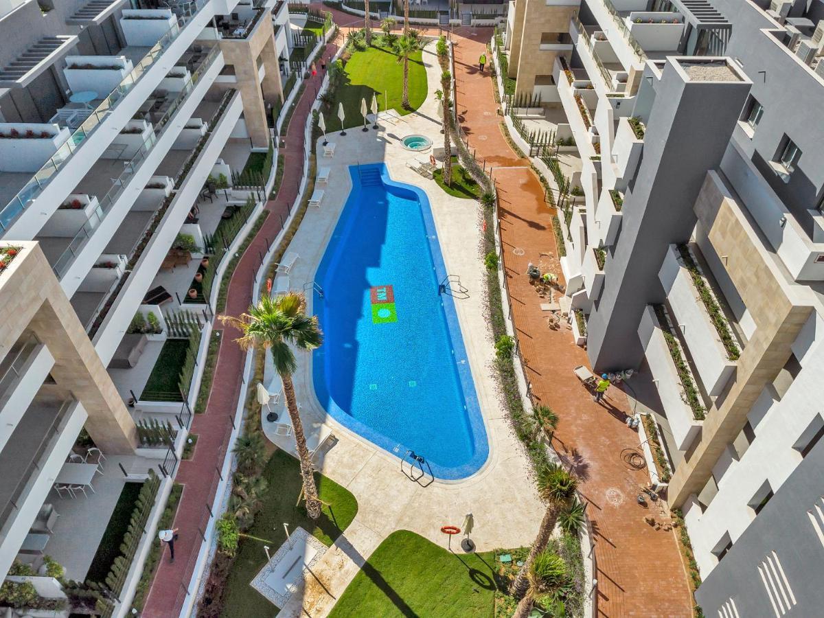 Lovely First Floor Apartment, Heating Pool ! Alicante Dış mekan fotoğraf