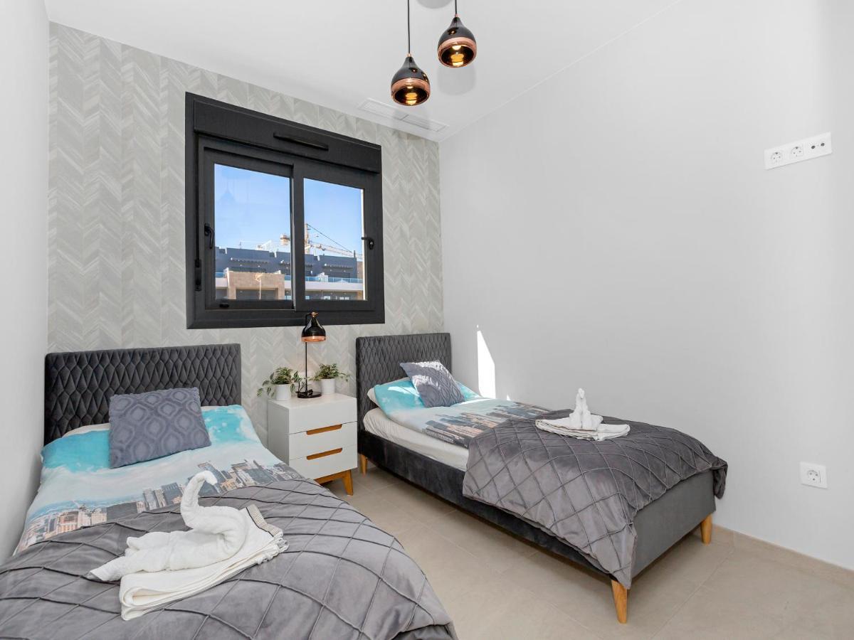 Lovely First Floor Apartment, Heating Pool ! Alicante Dış mekan fotoğraf