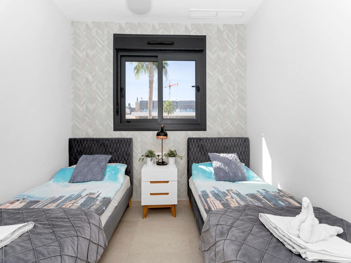Lovely First Floor Apartment, Heating Pool ! Alicante Dış mekan fotoğraf